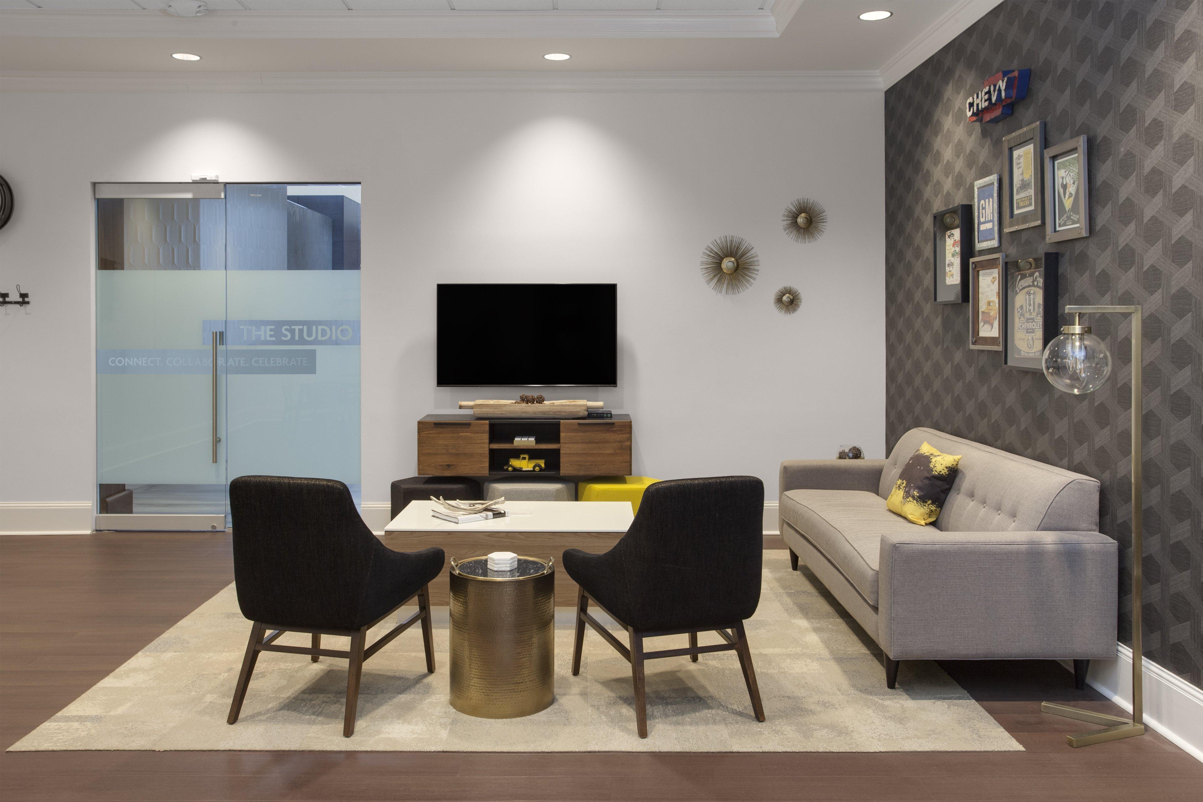 מלון Crowne Plaza Lansing By Ihg מראה חיצוני תמונה