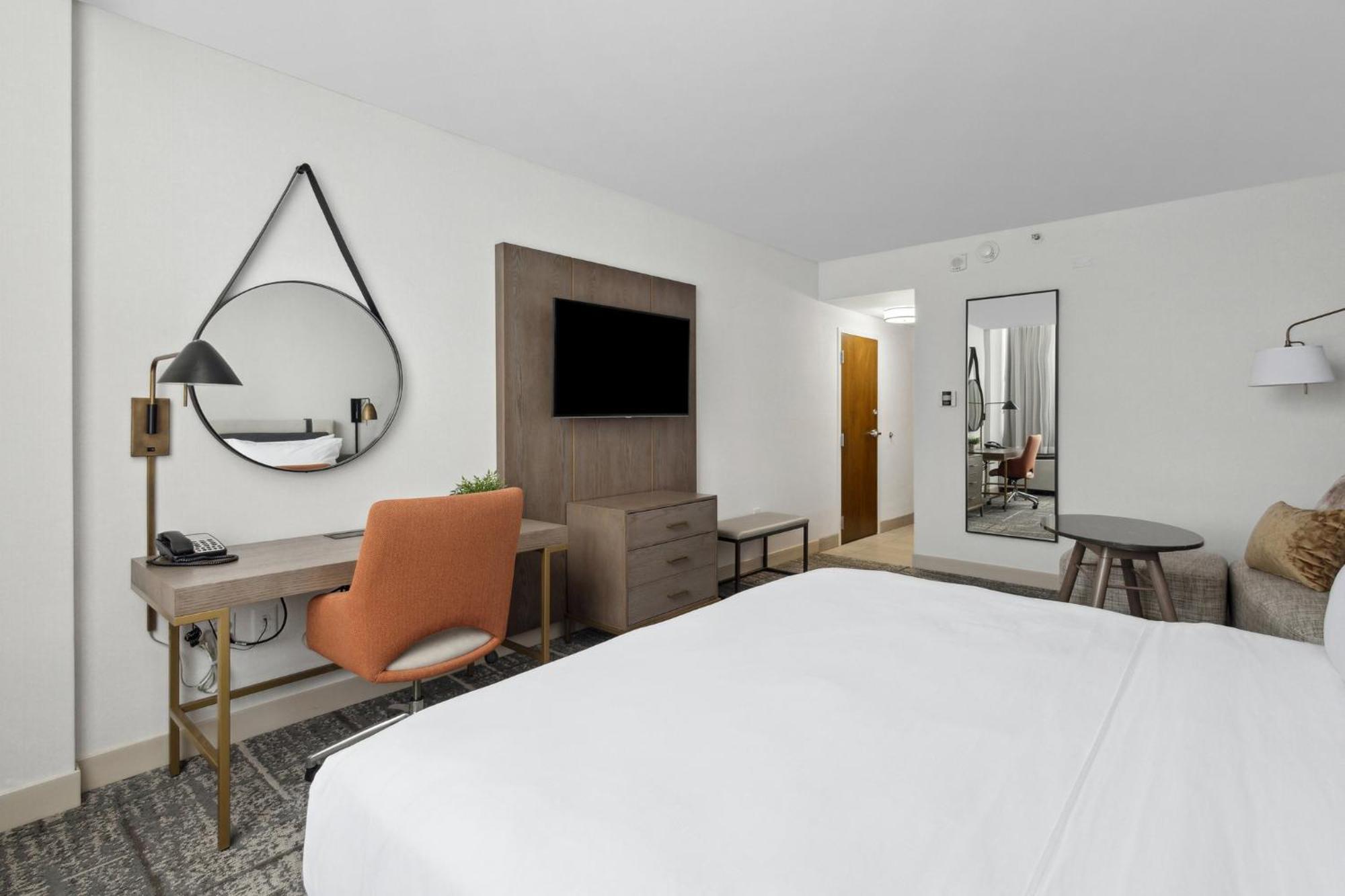 מלון Crowne Plaza Lansing By Ihg מראה חיצוני תמונה